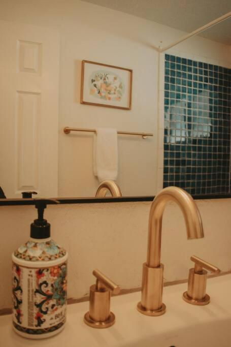 Casa Charleston-3Br-2Bath-Hot Tub-Pet Friendly-No Pet Fees! Albuquerque Exterior foto