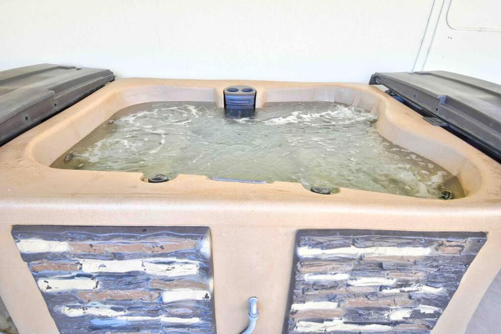 Casa Charleston-3Br-2Bath-Hot Tub-Pet Friendly-No Pet Fees! Albuquerque Exterior foto