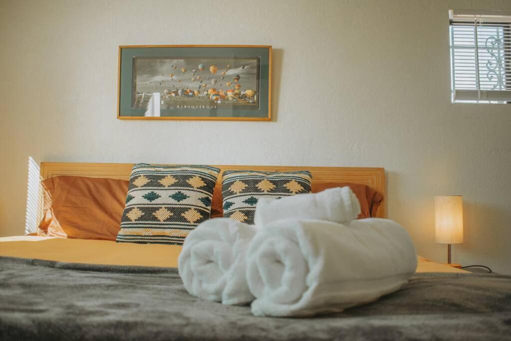 Casa Charleston-3Br-2Bath-Hot Tub-Pet Friendly-No Pet Fees! Albuquerque Exterior foto