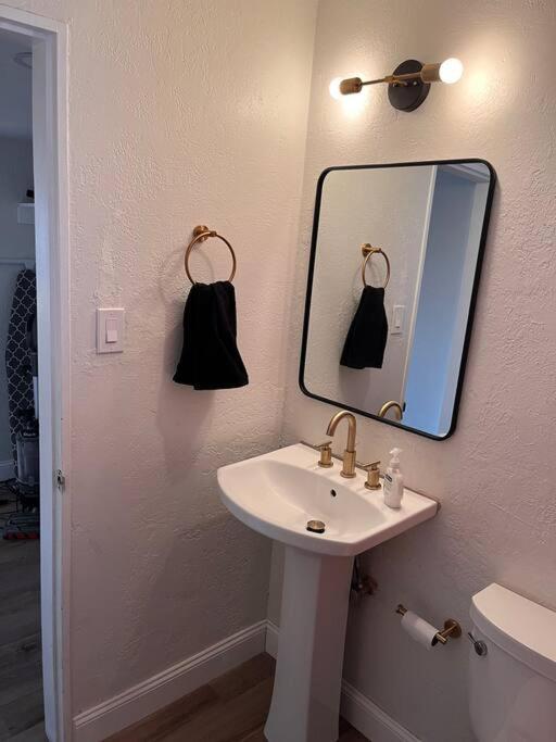 Casa Charleston-3Br-2Bath-Hot Tub-Pet Friendly-No Pet Fees! Albuquerque Exterior foto