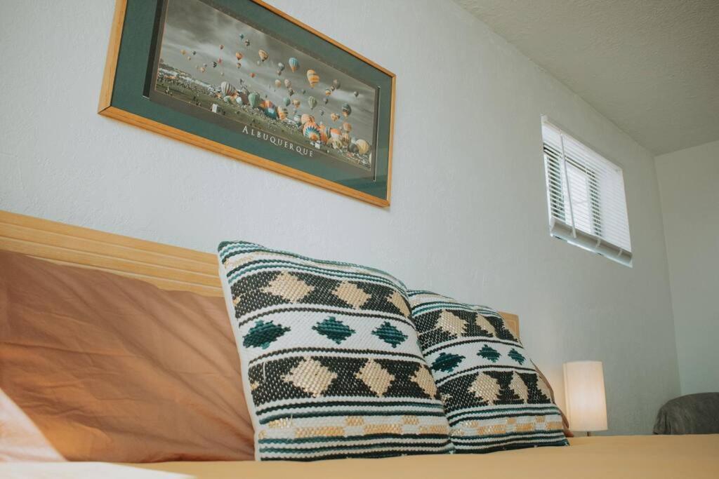 Casa Charleston-3Br-2Bath-Hot Tub-Pet Friendly-No Pet Fees! Albuquerque Exterior foto