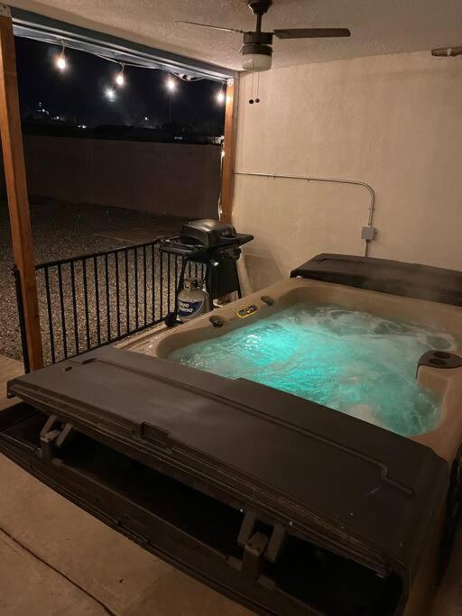 Casa Charleston-3Br-2Bath-Hot Tub-Pet Friendly-No Pet Fees! Albuquerque Exterior foto