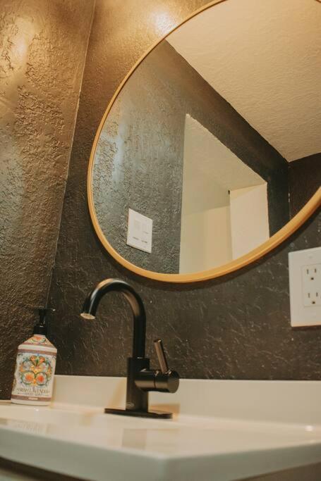 Casa Charleston-3Br-2Bath-Hot Tub-Pet Friendly-No Pet Fees! Albuquerque Exterior foto